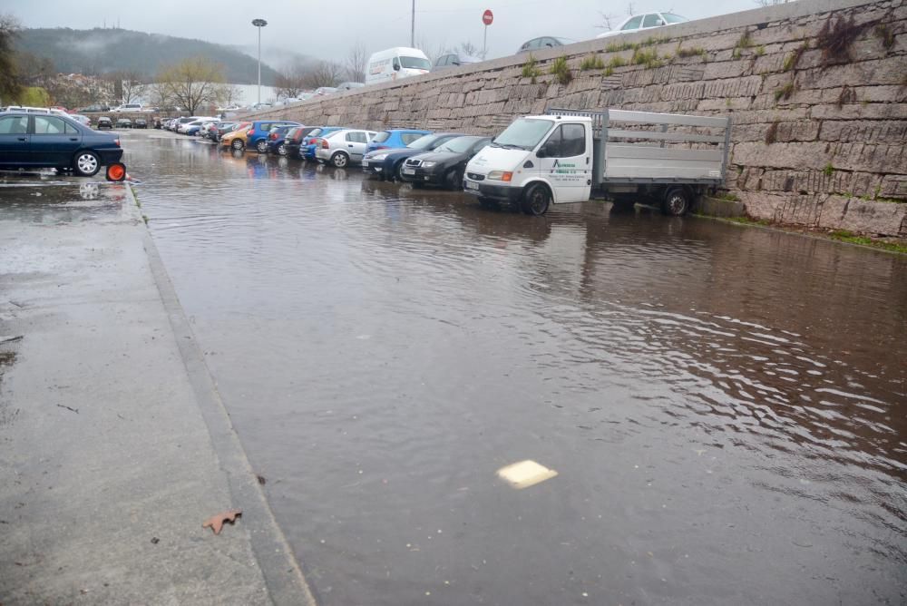 El viento ha alcanzado en Vimianzo los 138,6 kilómetros por hora y los 129,5 en Carnota. Las lluvias han dejado 54,2 litros por metro cuadrado en Santa Comba y 52,2 en Coristanco.