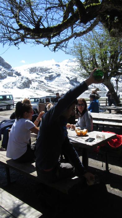 Sol y nieve para disfrutar de Los Lagos de Covadonga