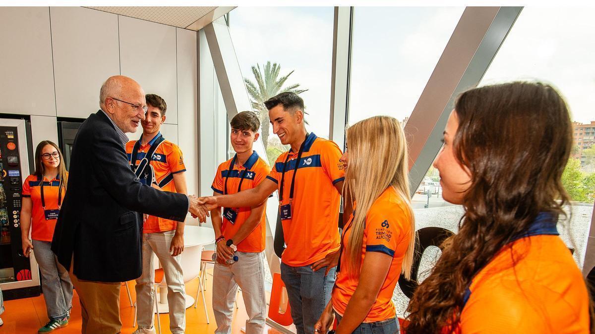 Juan Roig y deportistas FER