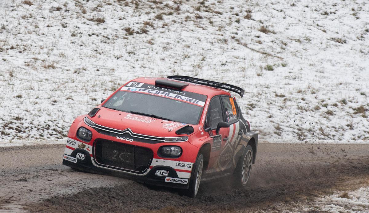 Léo Rossel sigue sacando oro del Citroën C3 Rally2 y lidera con autoridad la clasificación del WRC2.