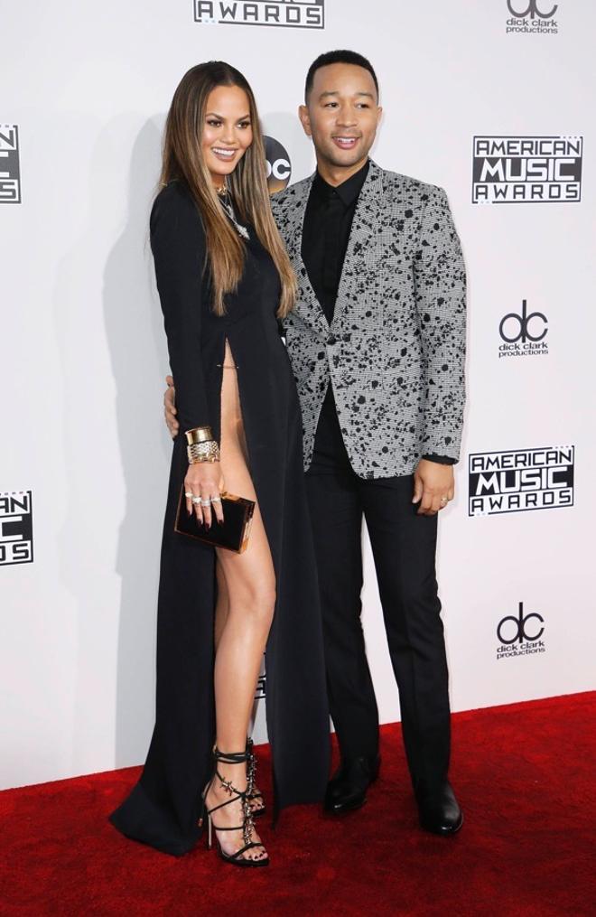 Chrissy Teigen y su pareja
