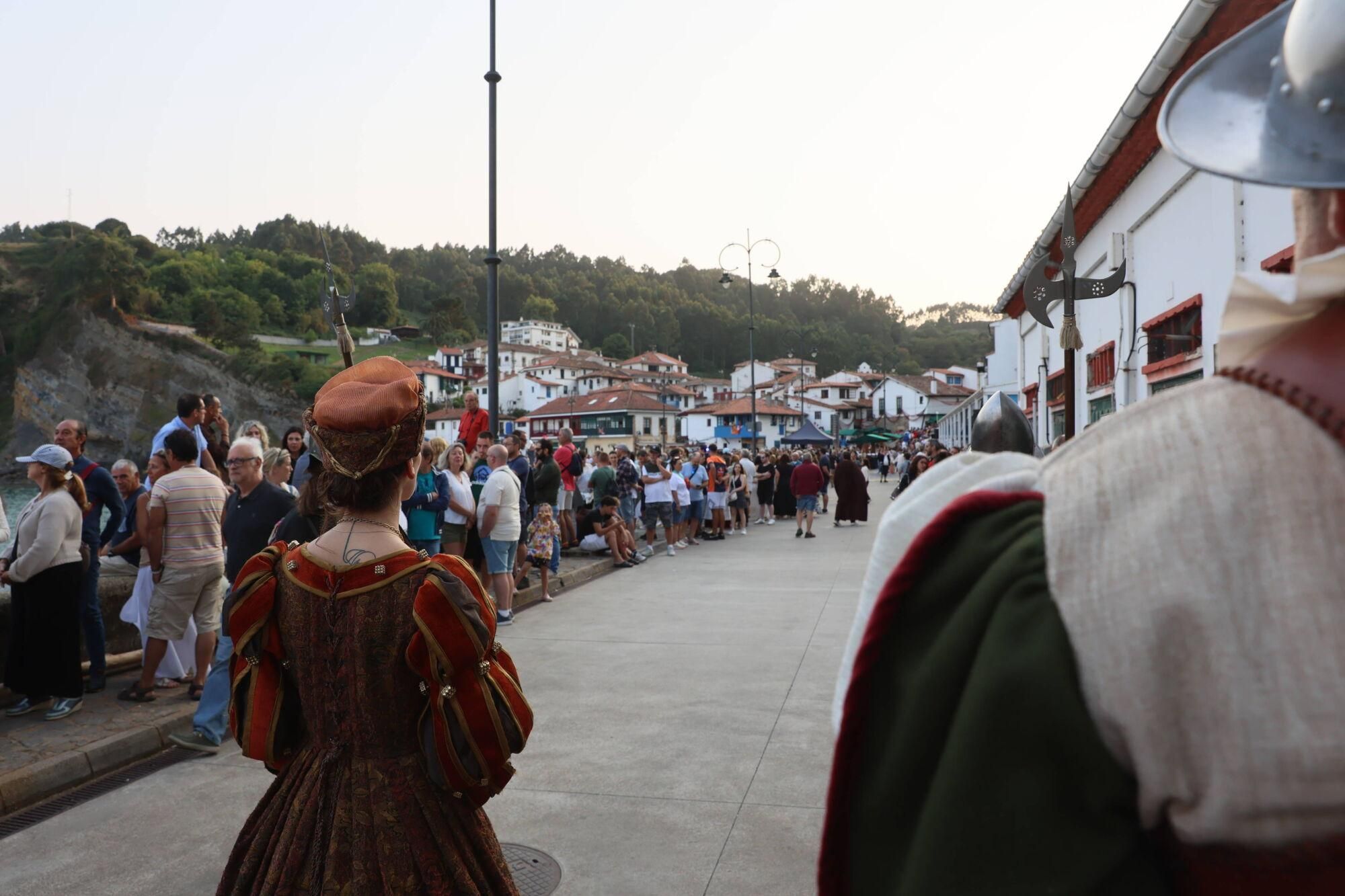 Carlos V siempre desembarca en Tazones