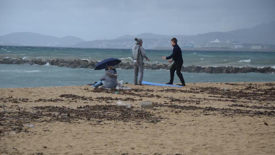 November-Wetter auf Mallorca - den Surfern gefällt&#039;s