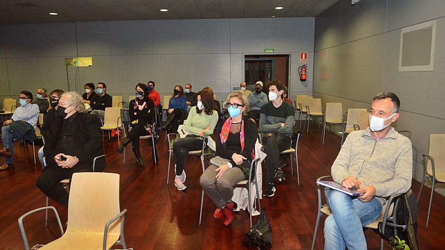 Parte del público asistente a una de las conferencias en el Auditorio. |   // N. PARGA