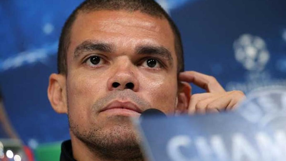 Pepe estaría meditanto su futuro en el Real Madrid