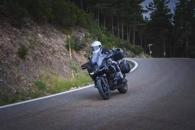 BMW R 1300 R, RS y RT: tres formas de vivir el bóxer
