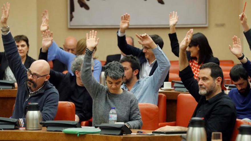 Un momento de la reunión de la Diputación Permanente.