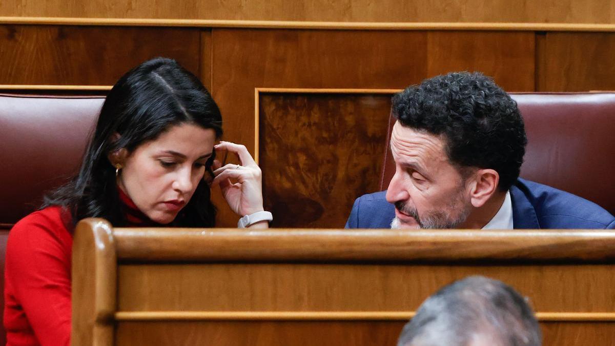 Inés Arrimadas y Edmundo Bal durante un pleno en el Congreso de los Diputados.