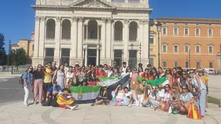 Cuarenta jóvenes del Colegio San Antonio de Padua de Cáceres peregrinan junto a franciscanos de todo el mundo