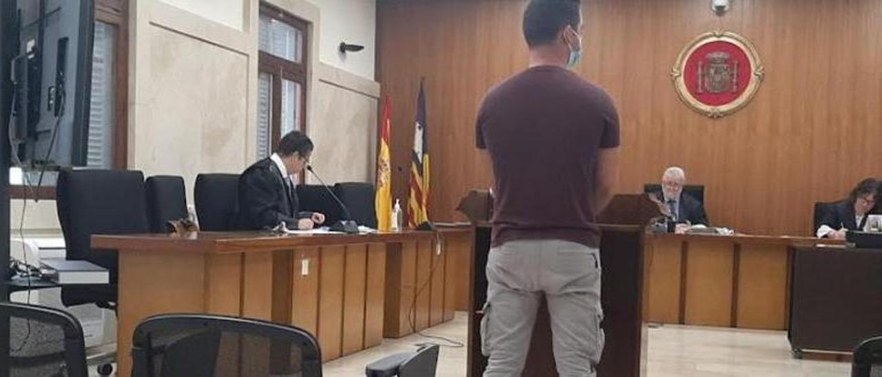 El acusado, durante el juicio en la Audiencia de Palma.