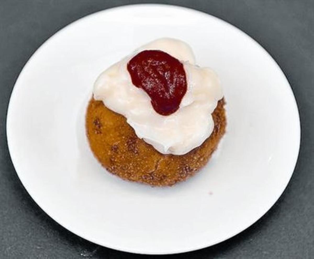 Bomba de la Barceloneta, una tapa con gradación de picante.