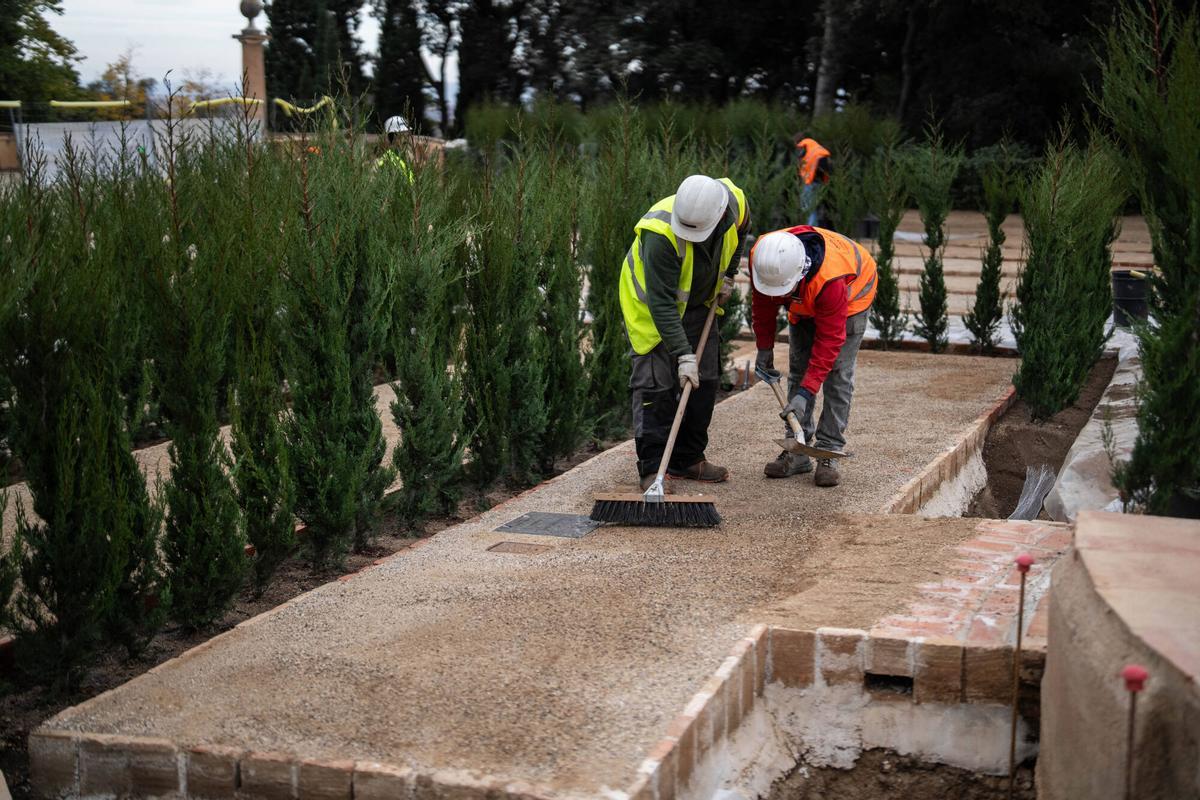 Visita exclusiva al Laberint d’Horta, cerrado durante un año por obras de restauración. Ya se están realizando nuevas plantaciones para recuperar sus jardines históricos. Barcelona, 4 de diciembre de 2025.