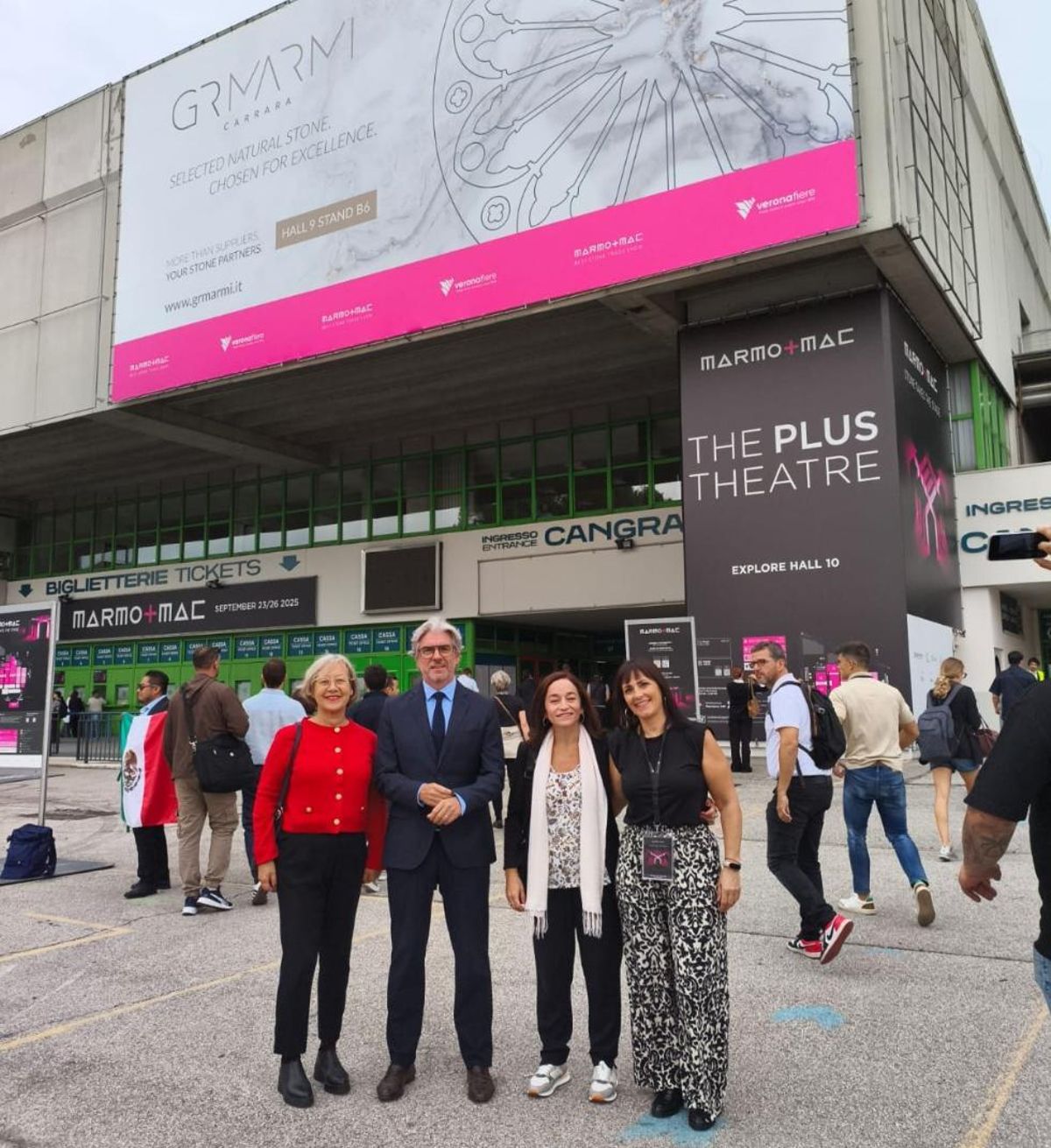 Representantes del Consell en la feria de Verona.