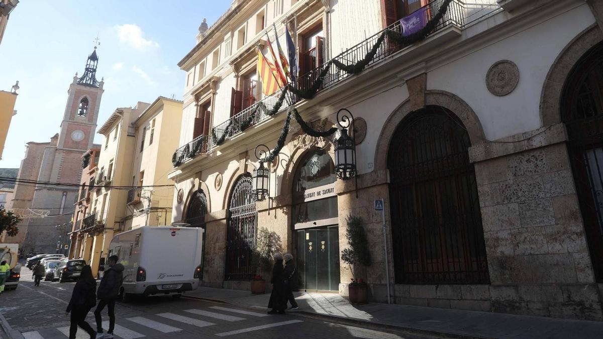 Fachada del Ayuntamiento de Sagunt.