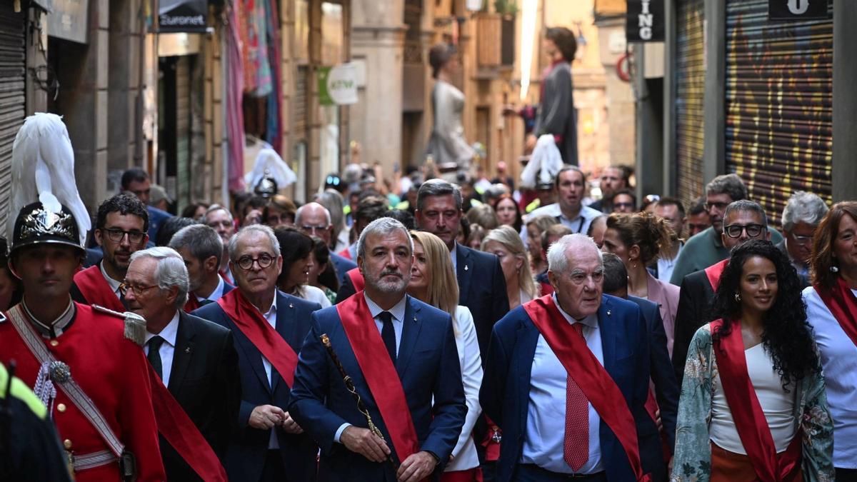 Collboni asiste a la misa de la Mercè