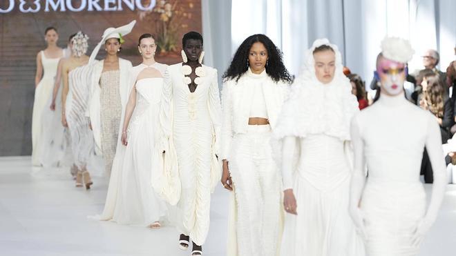 Siluetas vanguardistas, guiños 'vintage' y alta costura por un tubo, las últimas propuestas en moda nupcial toman la Barcelona Bridal Fashion Week