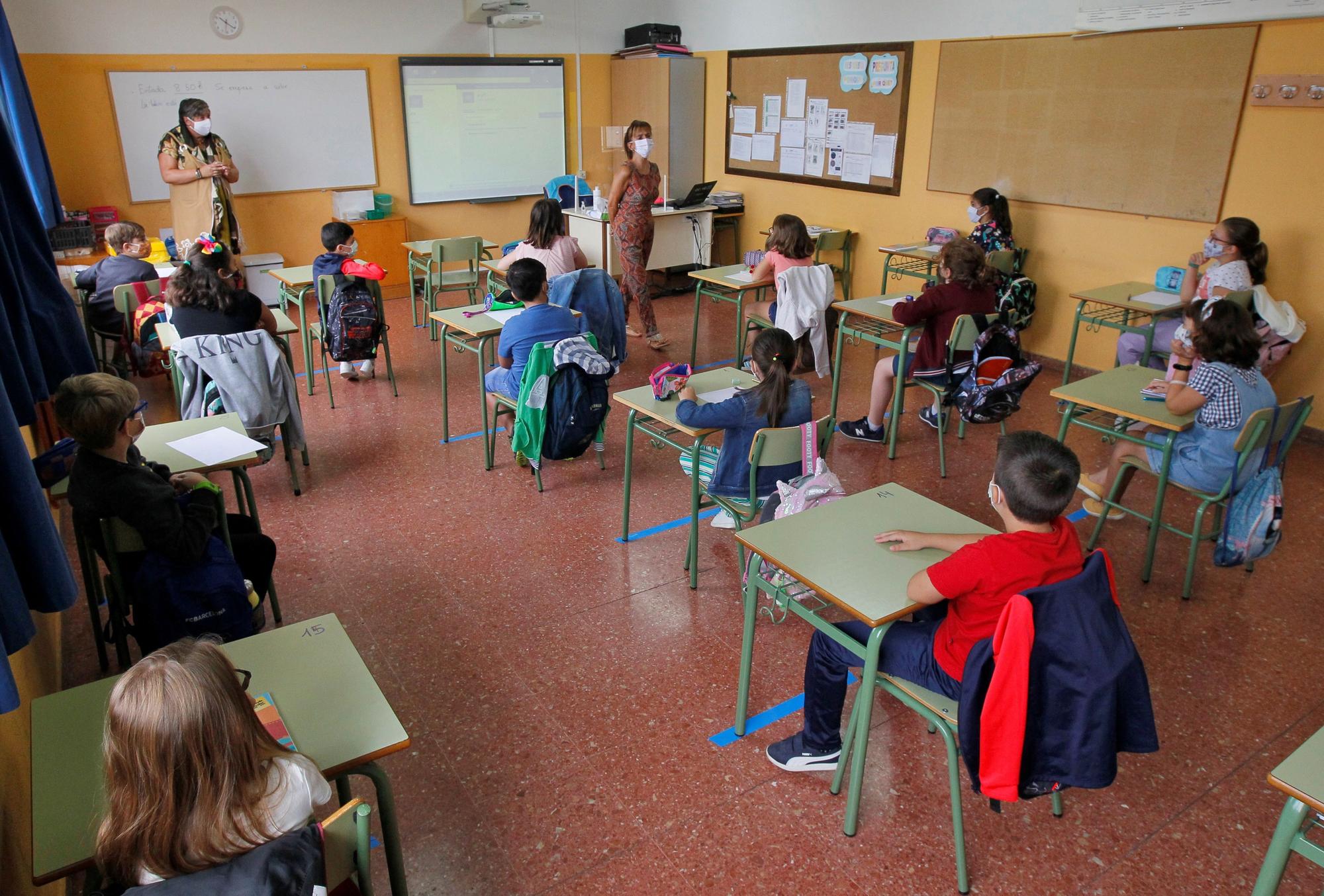 Alumnos en clase en el colegio Germán Fernández Ramos, de Oviedo