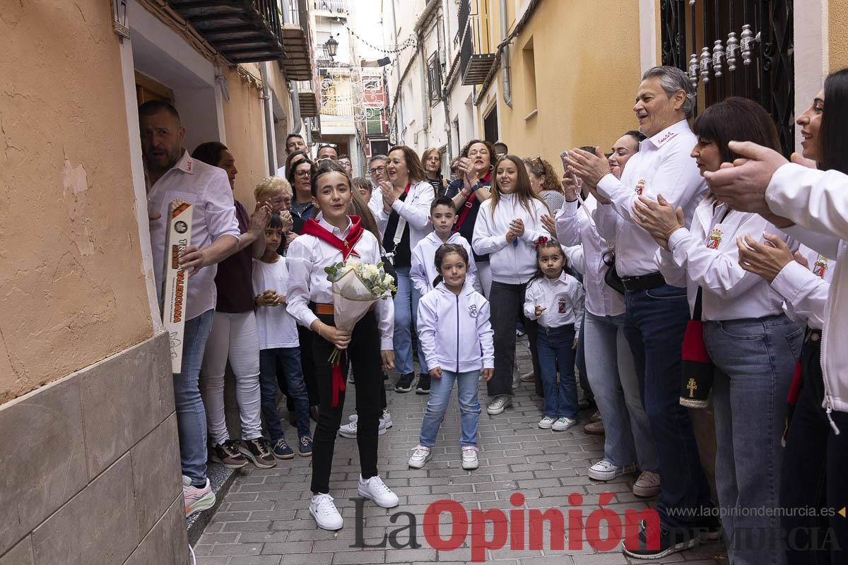 La lluvia no impidió que miles de personas tomaran Caravaca en el ‘Día del Pañuelo’ La lluvia no impidió que miles de personas tomaran Caravaca en el ‘Día del Pañuelo’