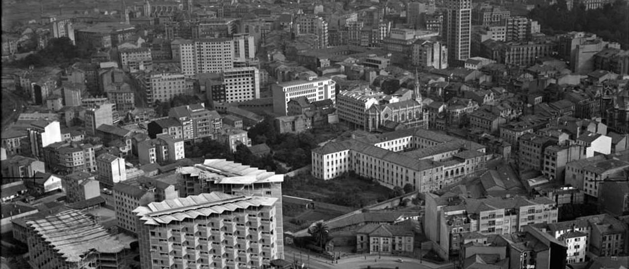 El vuelo catalán que nos lleva al pasado: la Asturias de 1962, en una serie de fotografías inéditas