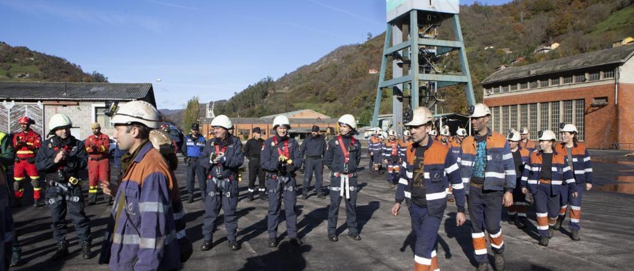 Los sindicatos urgen a contratar a los mineros excedentes para restaurar minas