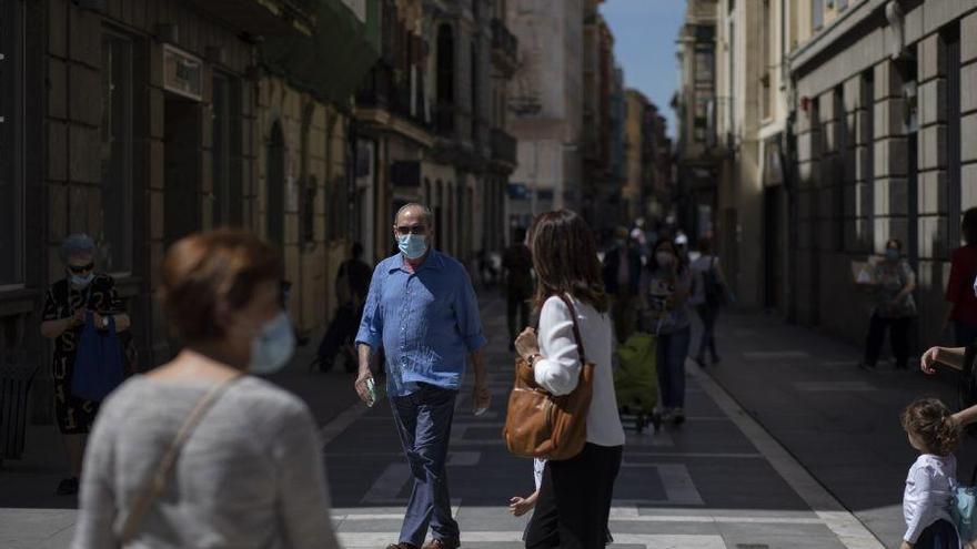 Zamoranos, con mascarilla, por Santa Clara.