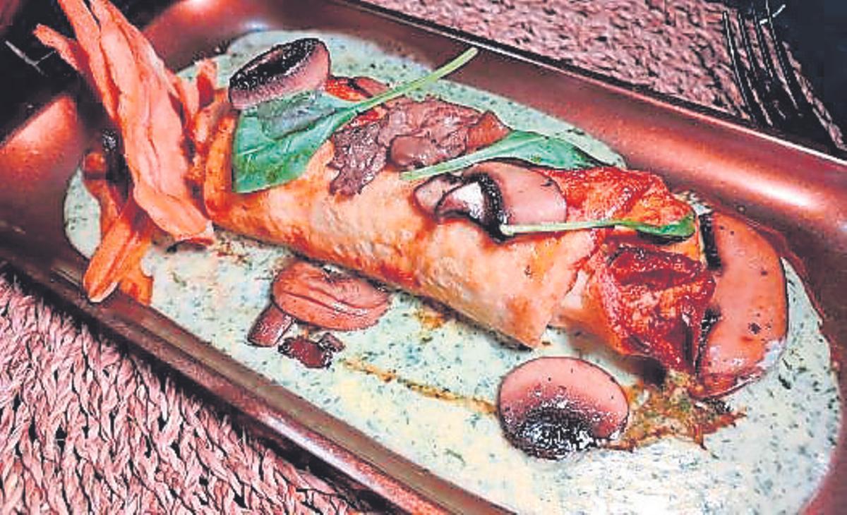 Delicioso canelón casero de pato.
