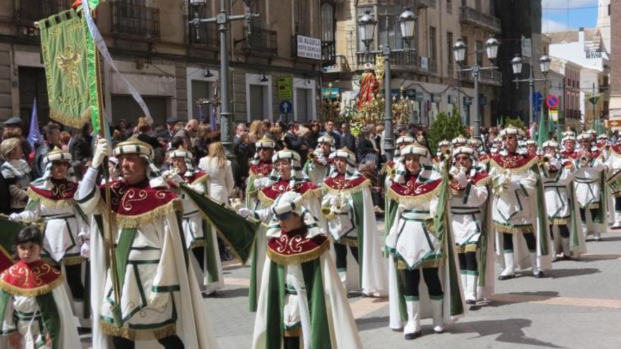 La Banda de Sanjuaneros durante uno de los cortejos pasionales de la Semana Santa de Yecla.