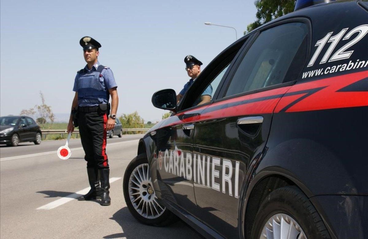 zentauroepp45192608 icult carabinieri en un control de trafico foto ap181114143844