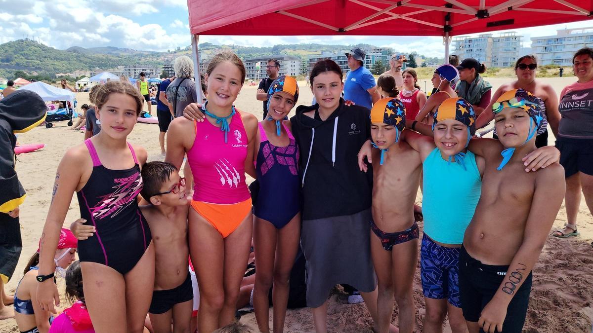 Equipo infantil del Salvamento Benavente, en el Campeonato España Playa