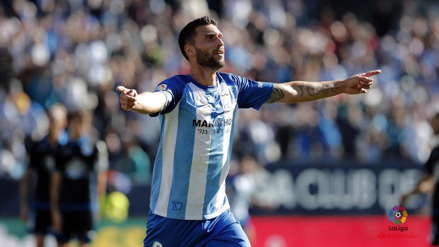 Borja Bastón, celebrando el gol de la victoria contra el Dépor, el último en La Rosaleda.