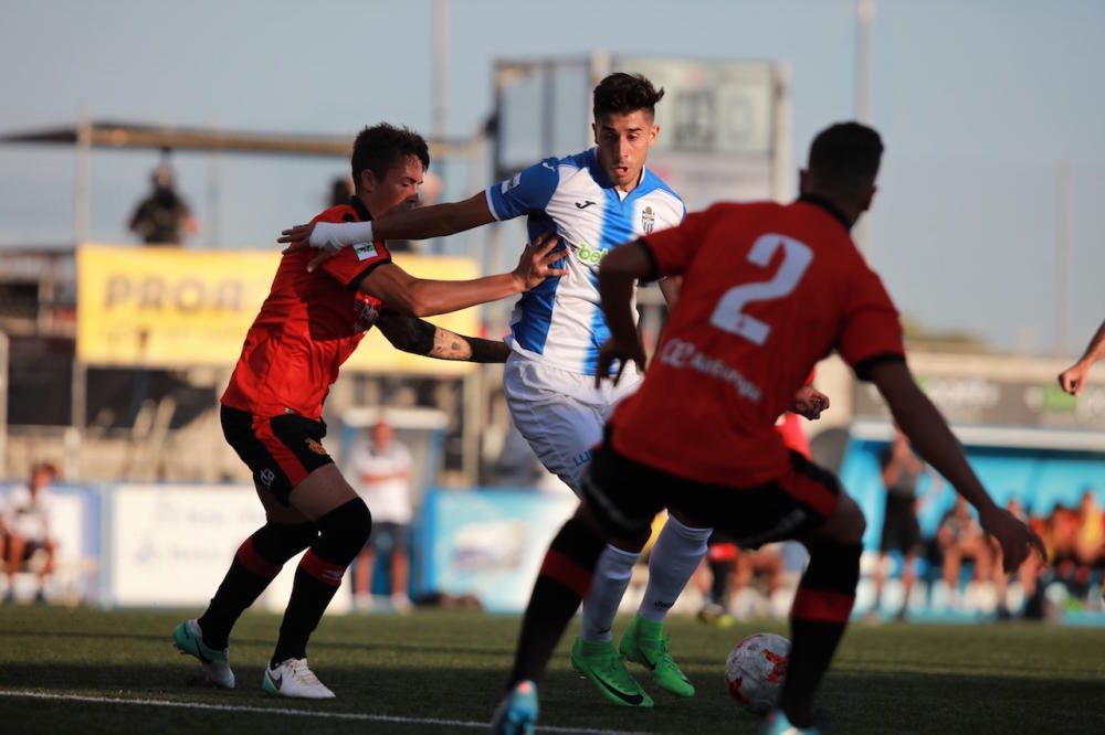 Empate en el derbi entre Atlético Baleares y Mallorca