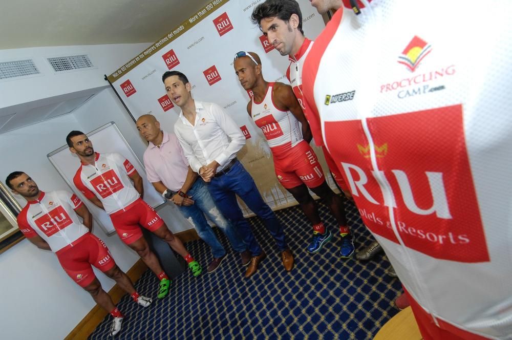 Presentación oficial del equipo ciclista RIU Team