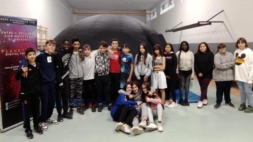 Los alumnos del Colegio Santo Domingo de Silos de Zaragoza viajan por el Universo
