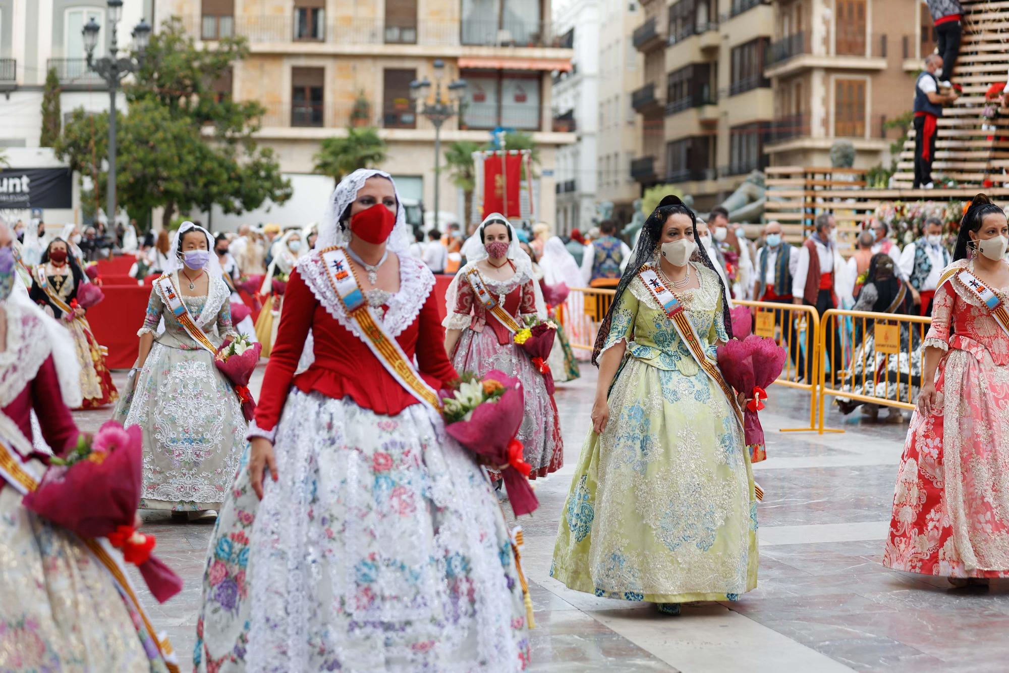 Búscate en el segundo día de Ofrenda por la calle Caballeros (entre las 17.00 y las 18.00 horas)