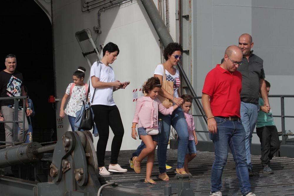 Jornada de puertas abiertas en el buque Juan Carlo