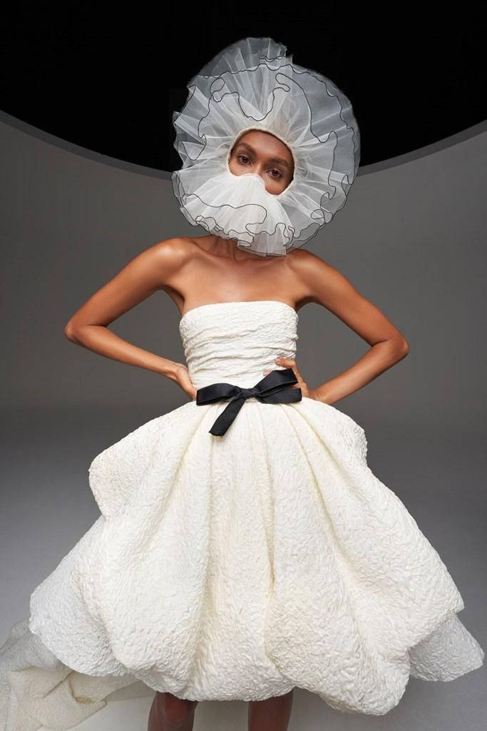 Otra propuesta de Giambattista Valli