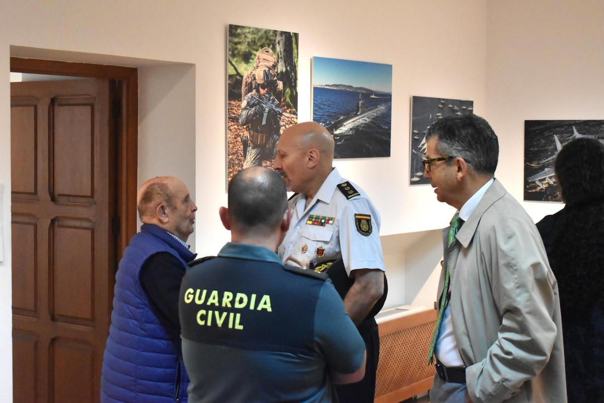 Galería | Así fue la inauguración de la exposición de las Fuerzas Armadas en Cáceres