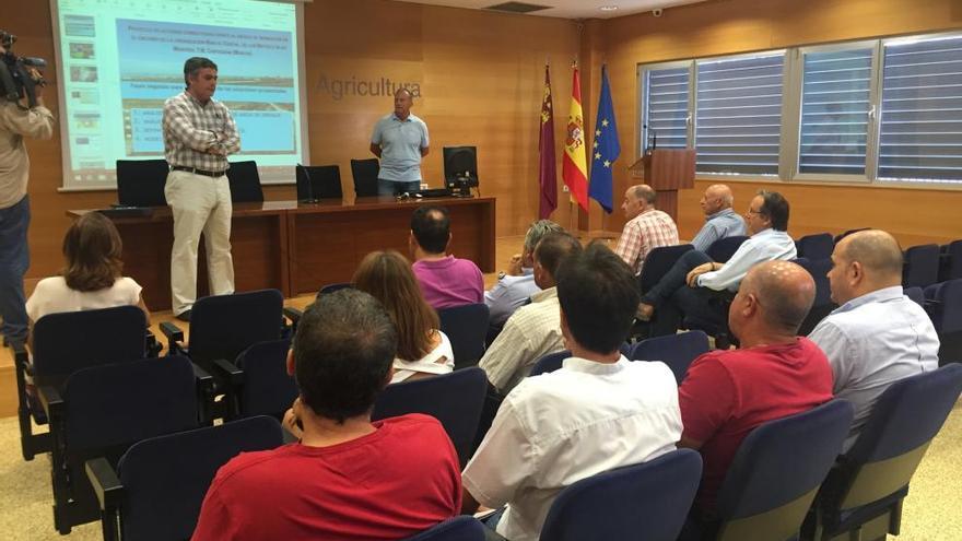 El director general del Agua, Andrés Martínez, ayer durante la presentación del proyecto.