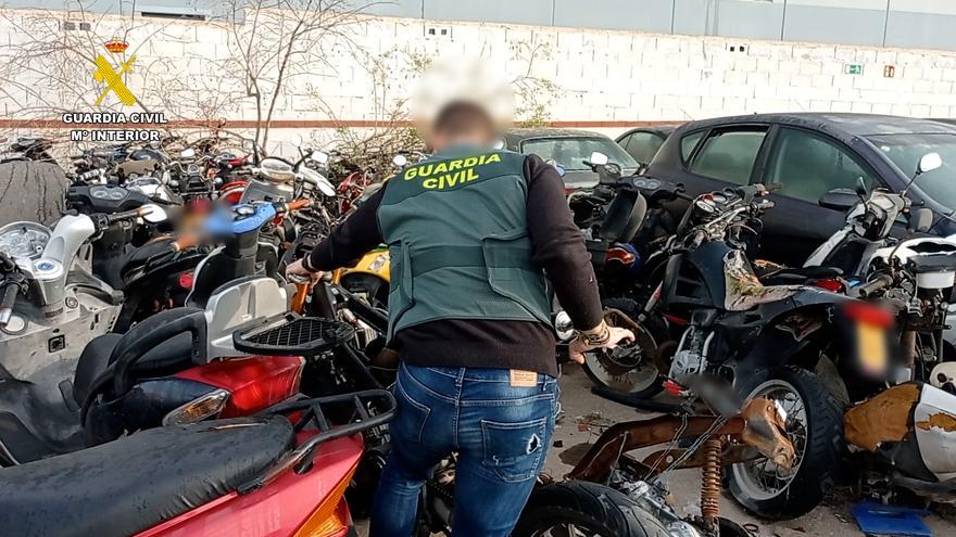 Cae en Torrevieja una banda juvenil por 21 robos de motos en Alicante y Murcia