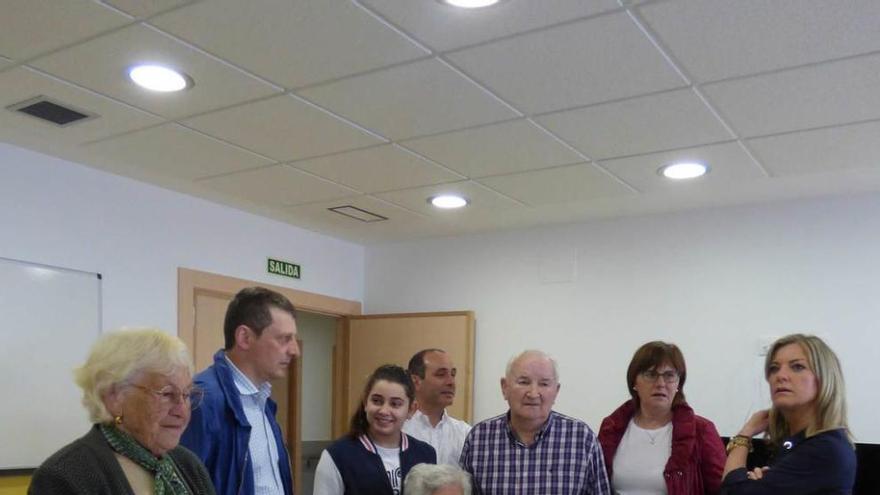 Herminia Blanco, José Ramón Feito, María Méndez, Lola Peláez, Juan José Martín (director), Manuel Menéndez, Pilar Varela y Graciela Blanco, directora del ERA.