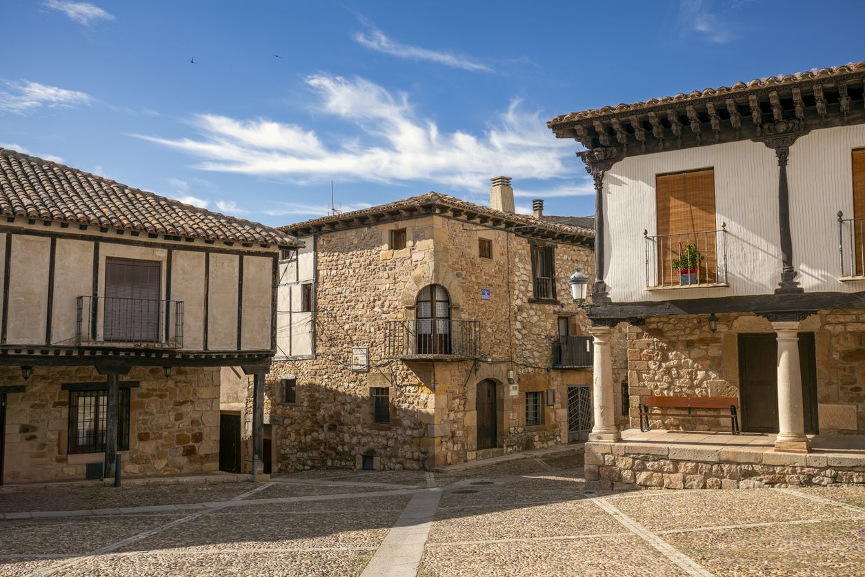 Los soportales de Atienza son una parte importante de su encanto