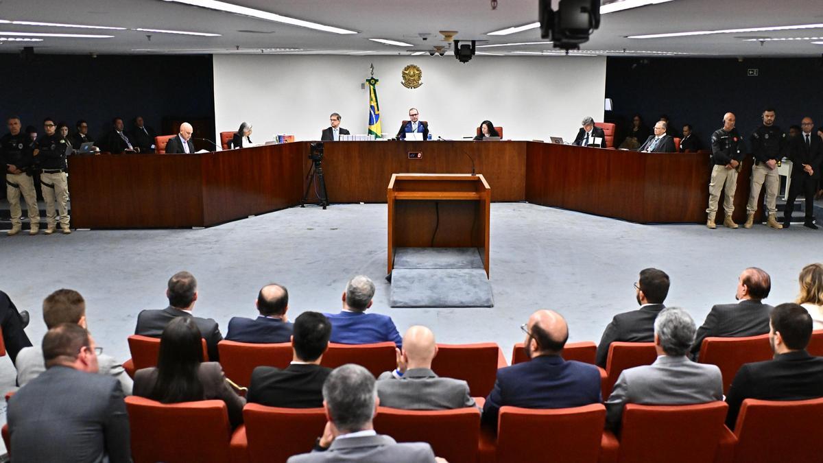 Bolsonaro, más cerca de ser condenado por golpismo tras el voto de los dos primeros jueces