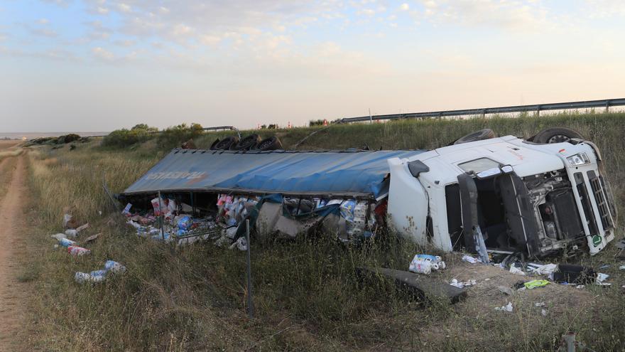 Dos heridos por el choque de un camión y un turismo en la A-67 en Frómista