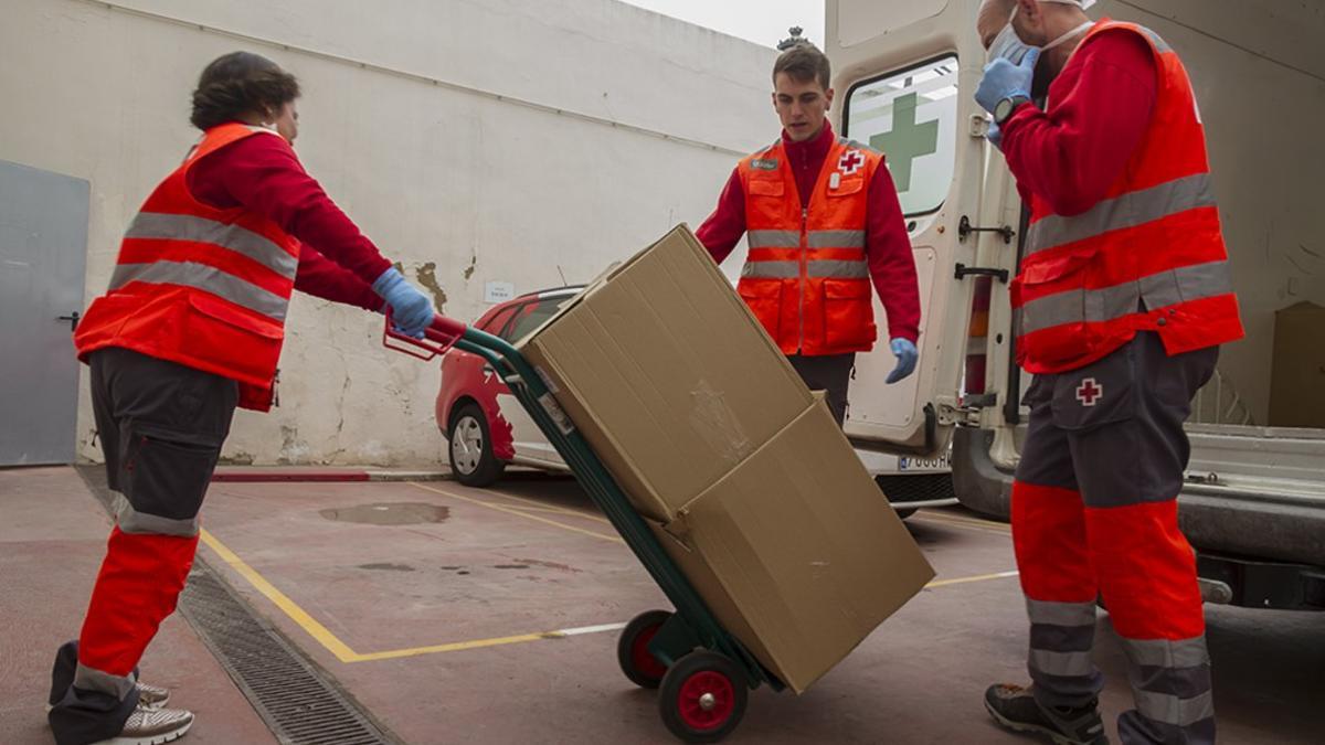 Reparto de alimentos a mayores