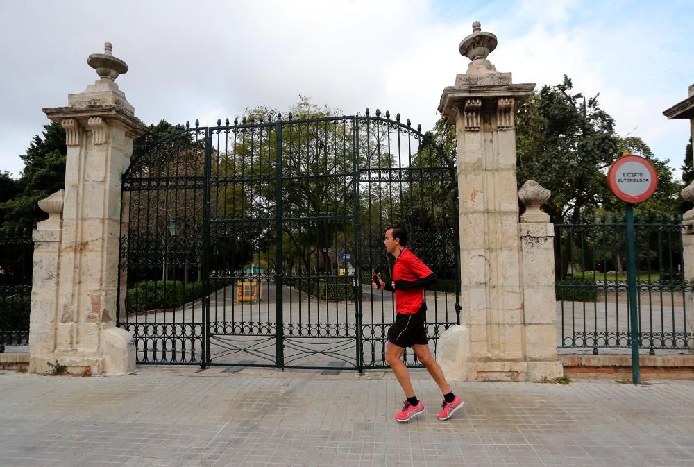 Coronavirus en València: La Policía clausura el antiguo cauce del Túria