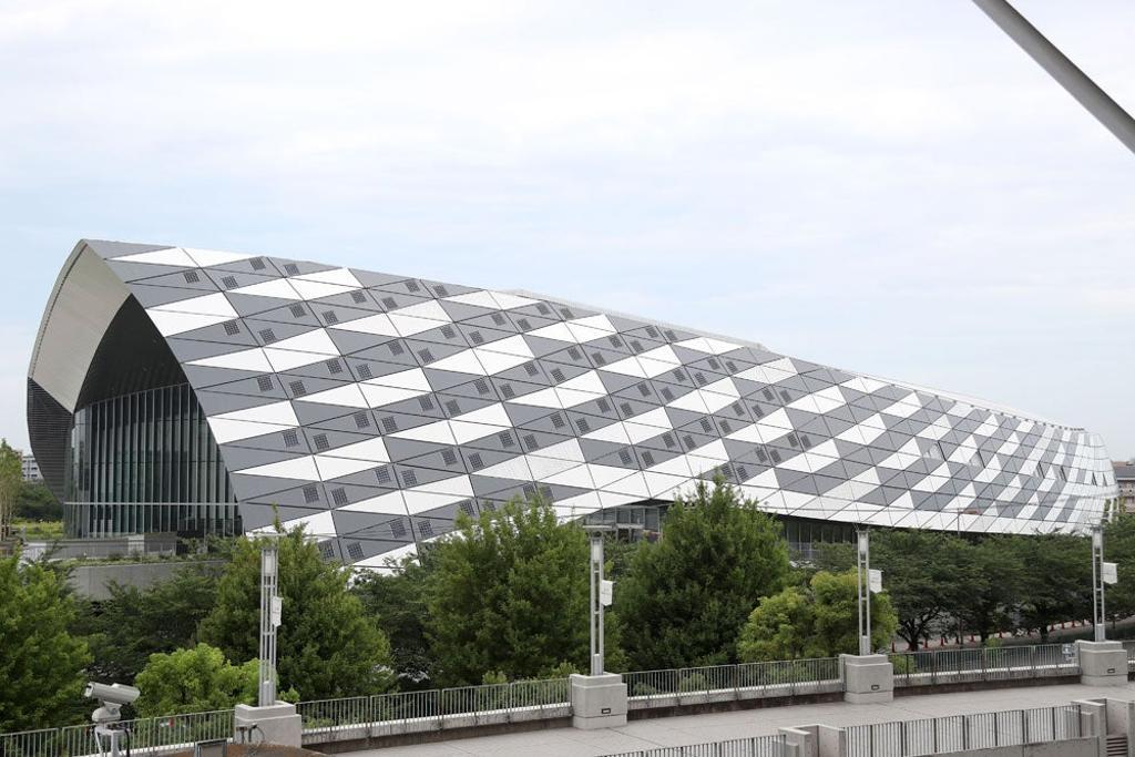 Exterior del Musashino Forest Sport Plaza.