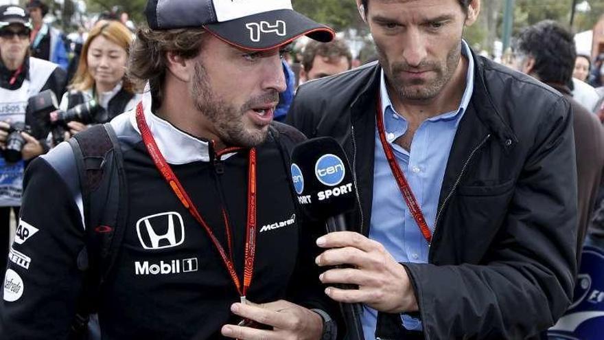 Webber, ahora colaborador televisivo, entrevista a Alonso. // B. Malone
