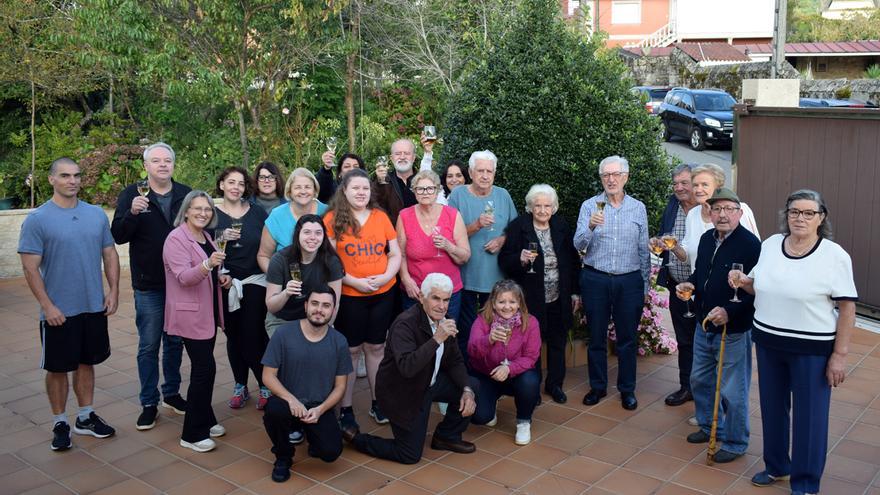 Así se homenajea a los vecinos centenarios de Valga