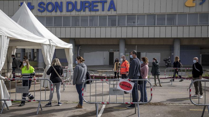 Instan a los mayores a protegerse con la 3ª dosis porque habrá más contagios