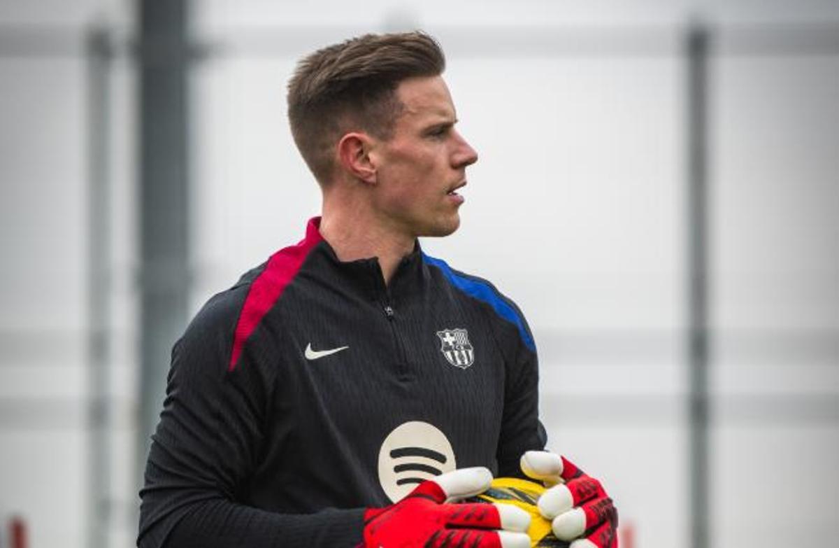 Ter Stegeb en un entrenamiento del Barça